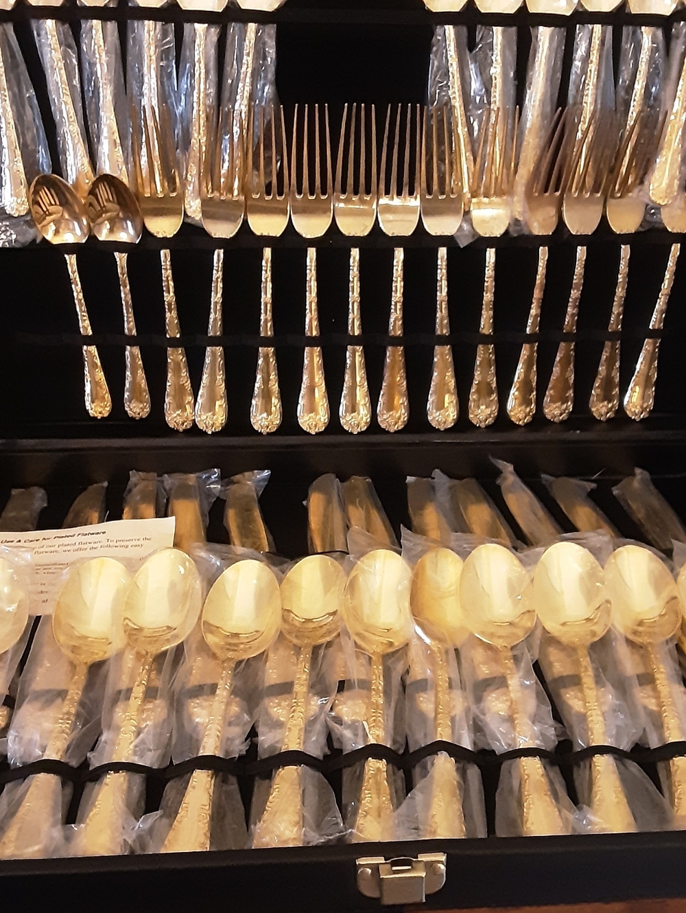 Vintage Wm Rogers & Son Golden Enchanted Rose Flatware 22K Gold Plated Set - Picture 2 of 13